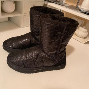 COPY - beautiful shiny sparkle boots. black color